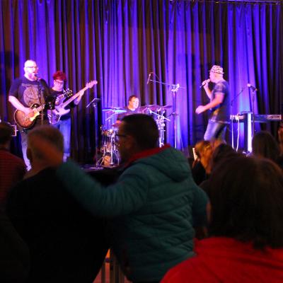 Band Mit Publikum2 Quer